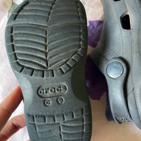 Blue Crocs size 9 - Picture 3 of 3